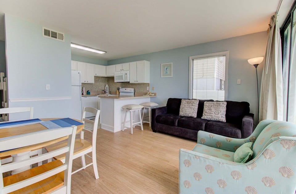 Atlantic Towers 101-print-005-002-Main Living Area-4200x2759-300dpi