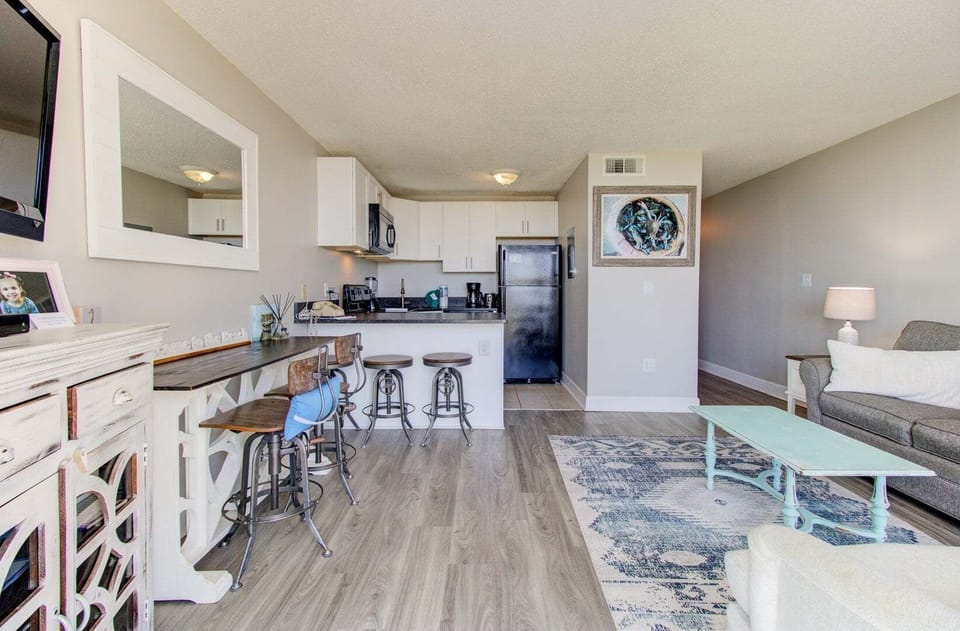 Atlantic Towers 103-print-006-013-Main Living Area-4200x2761-300dpi