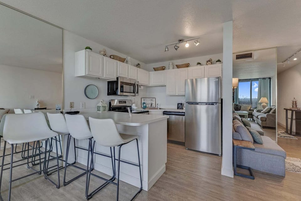1615 Lake Park Blvd S Unit 107-print-009-007-Kitchen-4200x2800-300dpi