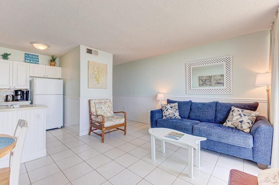 Atlantic Towers 303-large-005-014-Main Living Area-1500x996-72dpi