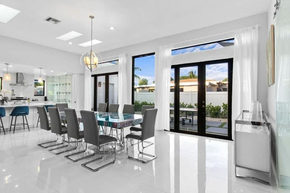 Villa | Dining room