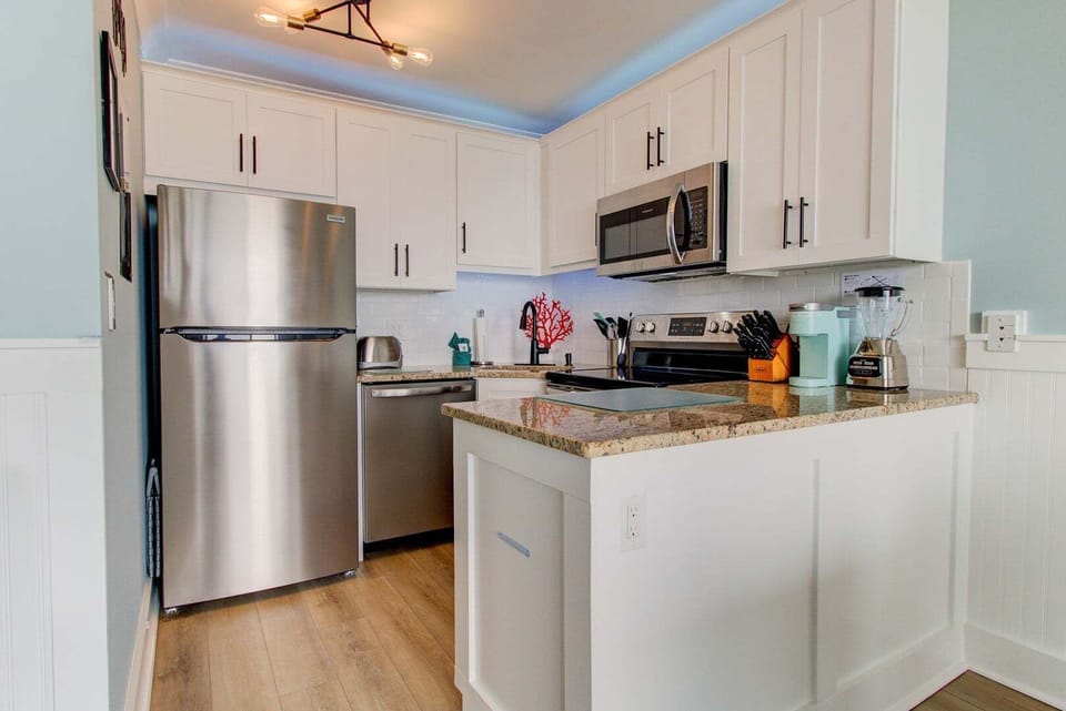 Atlantic Towers 304-print-011-047-Kitchen-4200x2804-300dpi