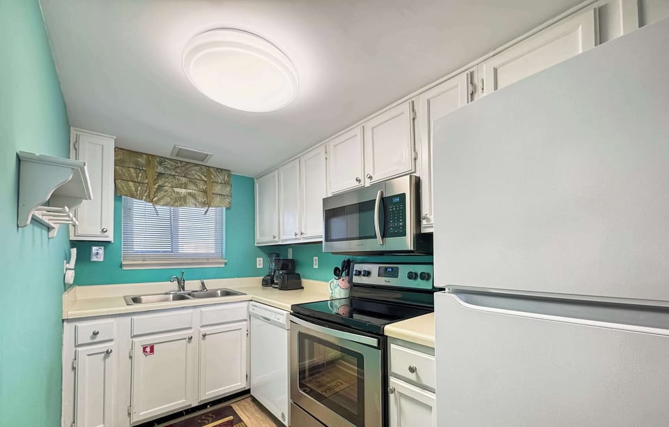 The kitchen is well equipped for an unforgettable getaway​