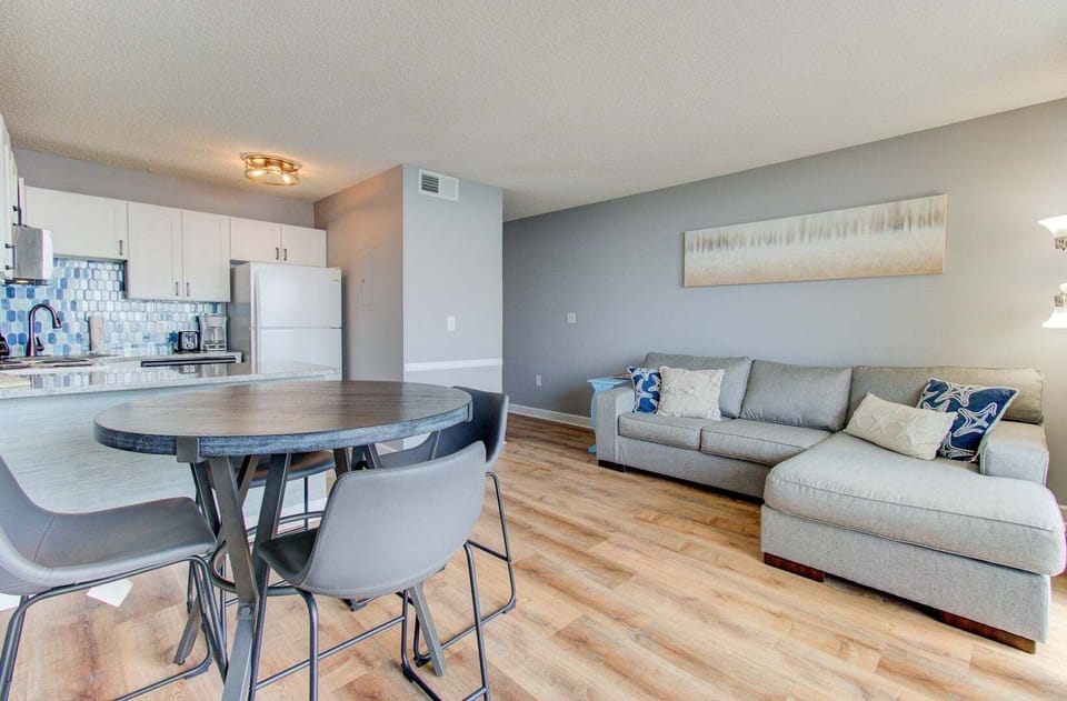Atlantic Towers 309-print-005-030-Main Living Area-4200x2761-300dpi