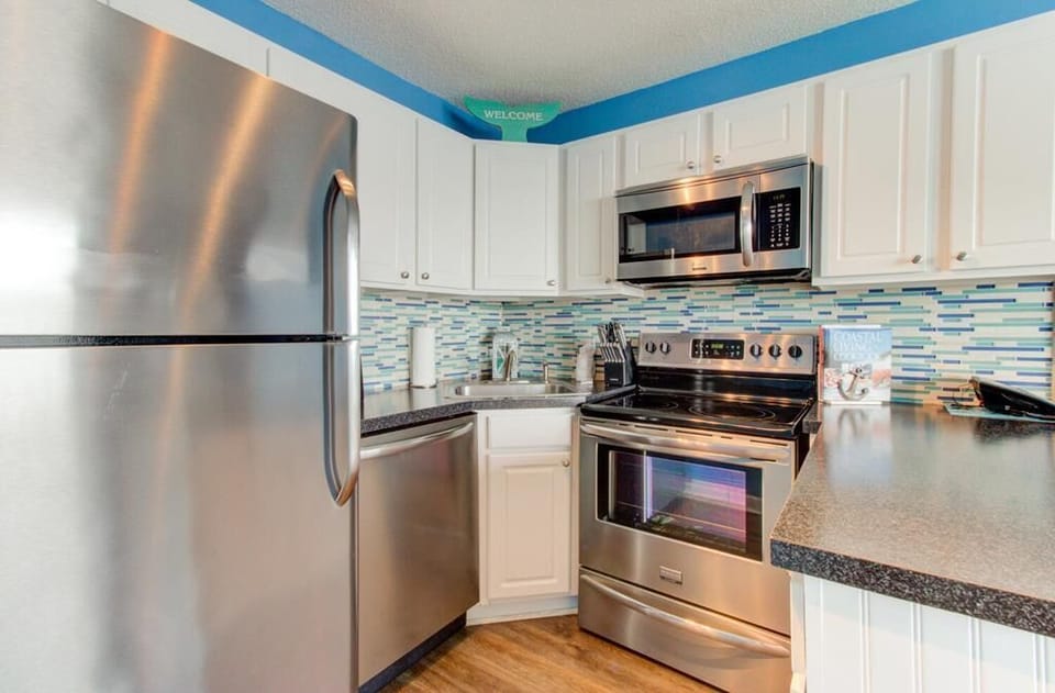 Atlantic Towers 310-large-010-009-Kitchen-1500x986-72dpi