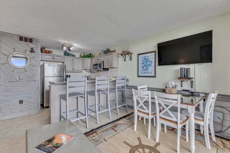 Atlantic Towers 312-print-006-030-Main Living Area-4200x2800-300dpi