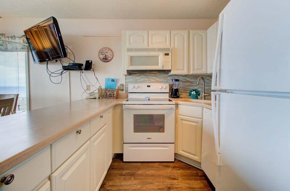 Atlantic Towers 314-print-010-021-Kitchen-4200x2761-300dpi
