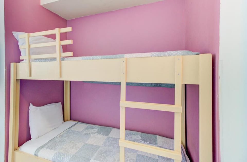 Atlantic Towers 411-large-018-001-Hall Bunks-1500x986-72dpi