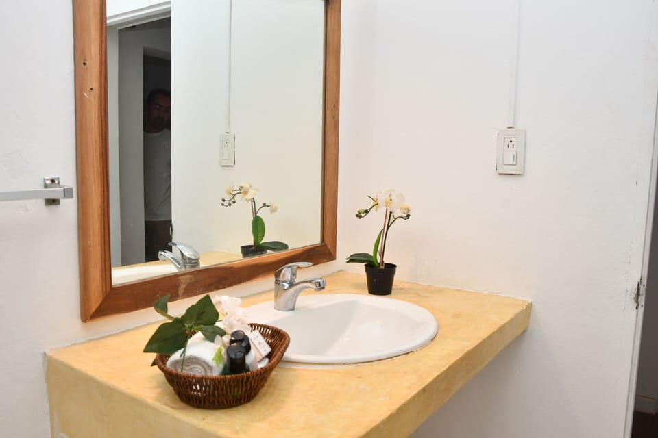 Comfort Quadruple Room, Ocean View | Bathroom | Shower, towels, soap, shampoo