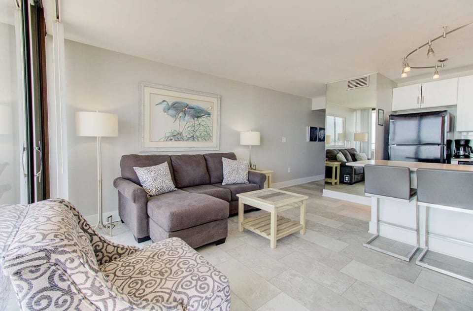 Atlantic Towers 512-print-004-036-Main Living Area-4200x2760-300dpi