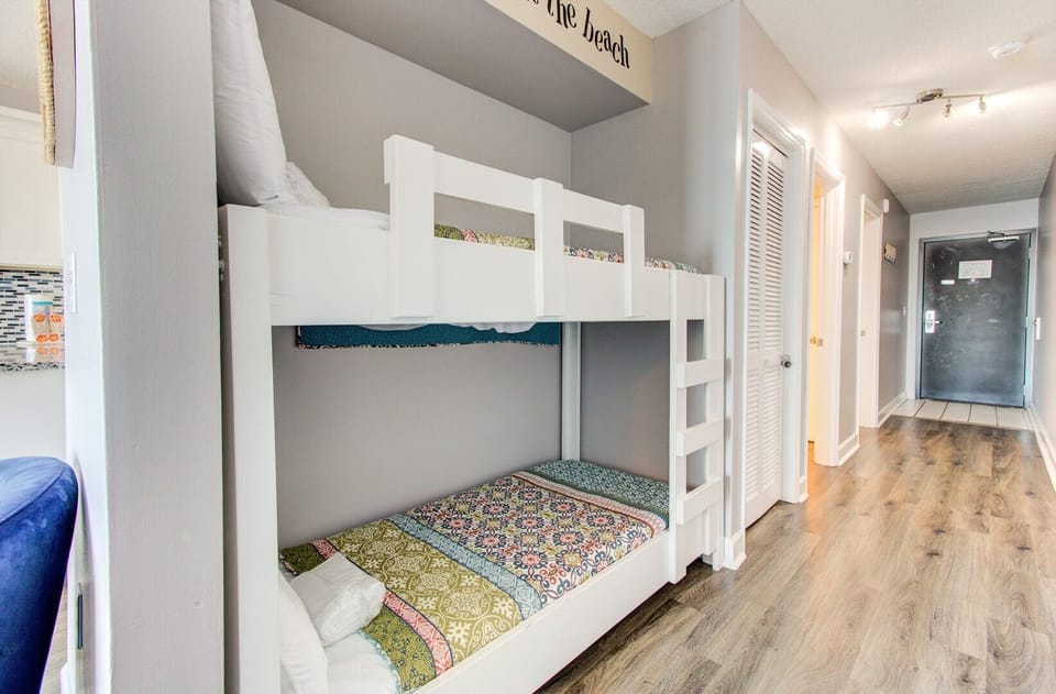 Atlantic Towers 607-print-017-017-Hall Bunks-4200x2761-300dpi