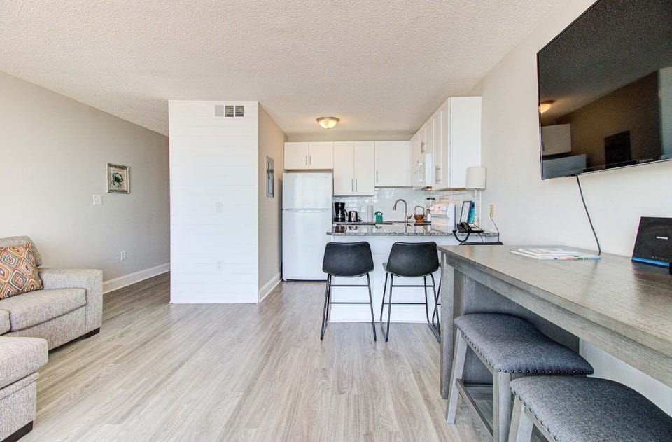 Atlantic Towers 608-print-005-032-KitchenEating Area-4200x2761-300dpi