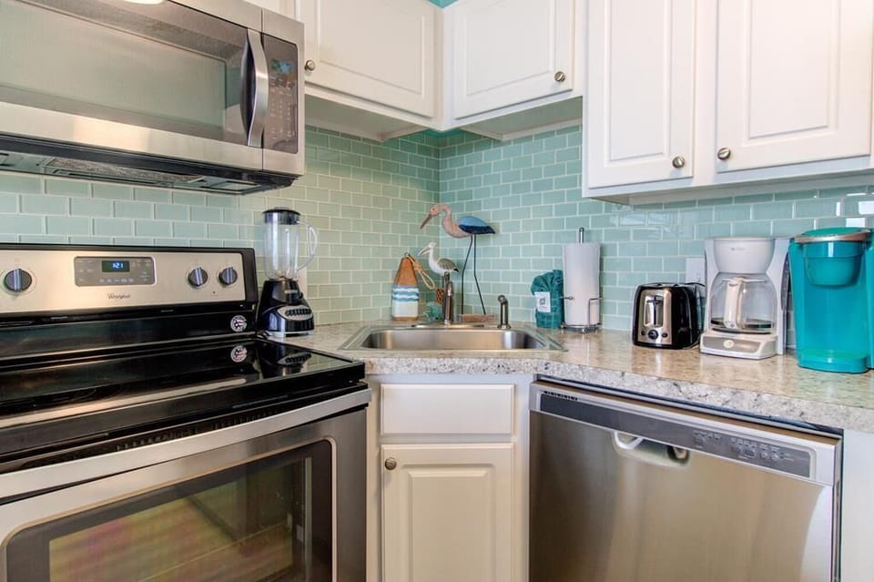Atlantic Towers 609-large-012-048-Kitchen-1500x999-72dpi