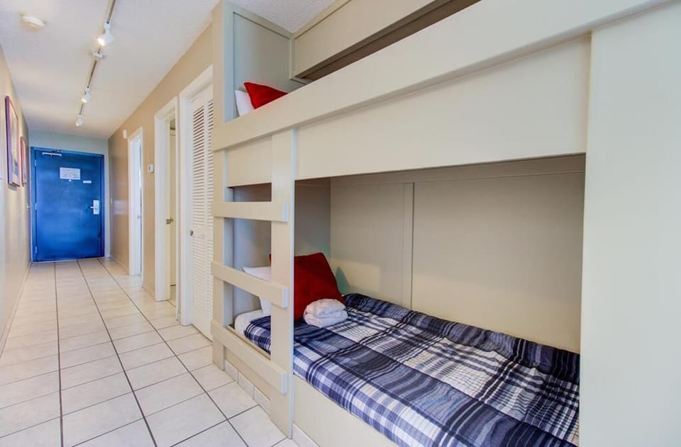 Atlantic Towers 610-large-018-007-Hall Bunks-1500x986-72dpi