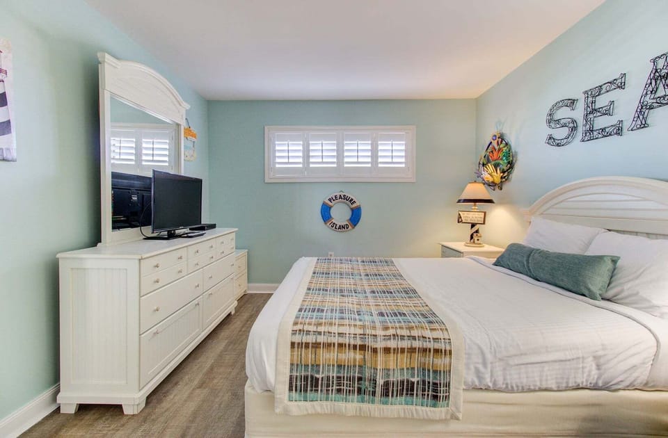 Atlantic Towers 612-print-019-078-Bedroom 2-4200x2758-300dpi