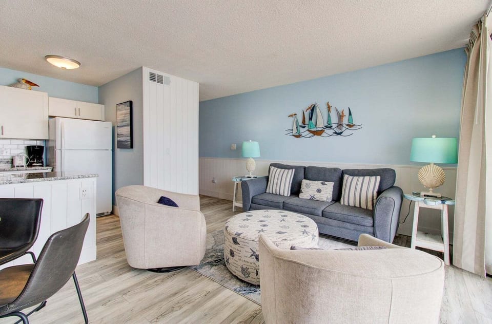 Atlantic Towers 711-print-005-034-Main Living Area-4200x2759-300dpi