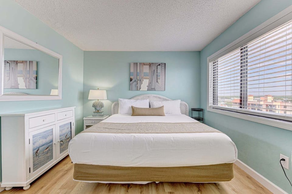 Atlantic Towers 801-print-016-012-Bedroom-4200x2793-300dpi