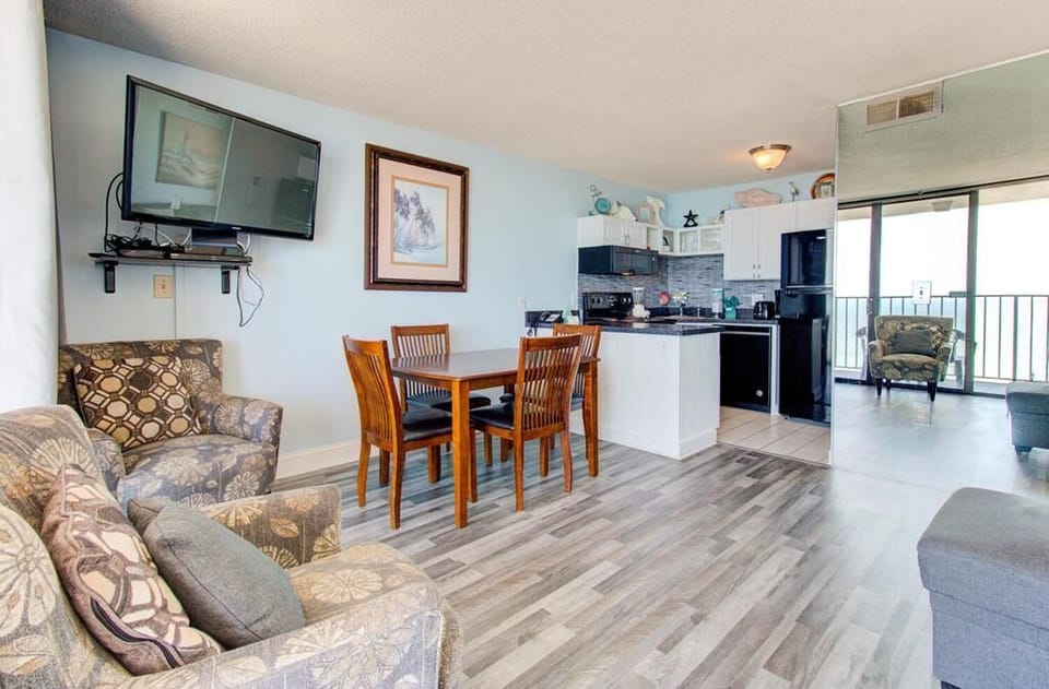 Atlantic Towers 809-large-006-002-Main Living Area-1500x986-72dpi
