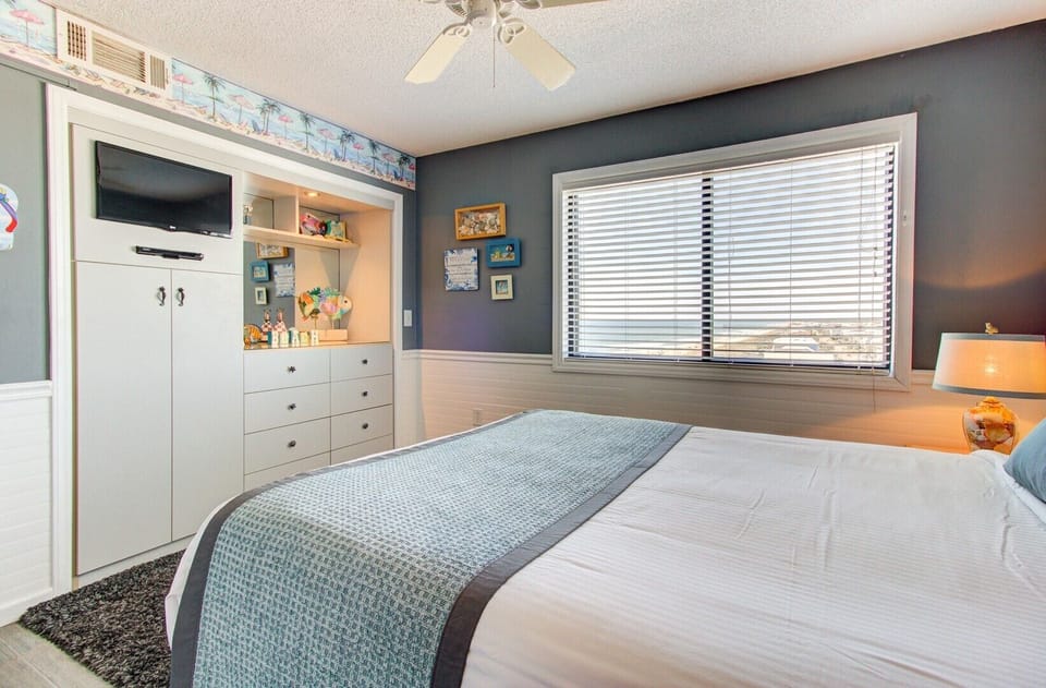 Atlantic Towers 914-print-017-028-Bedroom 2-4200x2759-300dpi