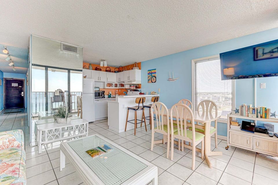 Atlantic Towers 1001-print-006-008-Main Living Area-4200x2800-300dpi