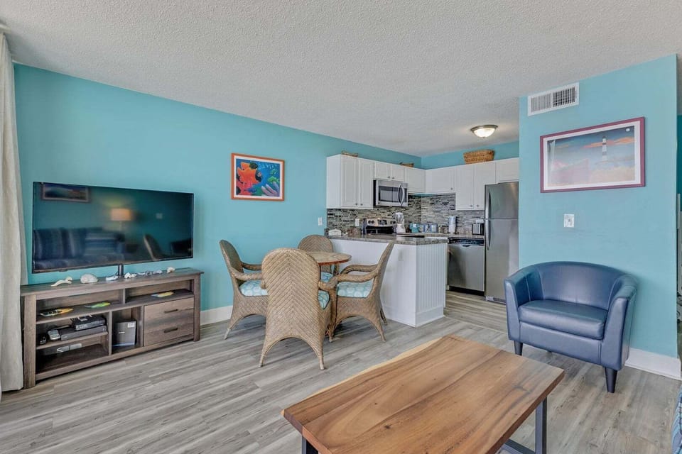 Atlantic Towers 1005-print-008-015-Main Living Area-4200x2800-300dpi