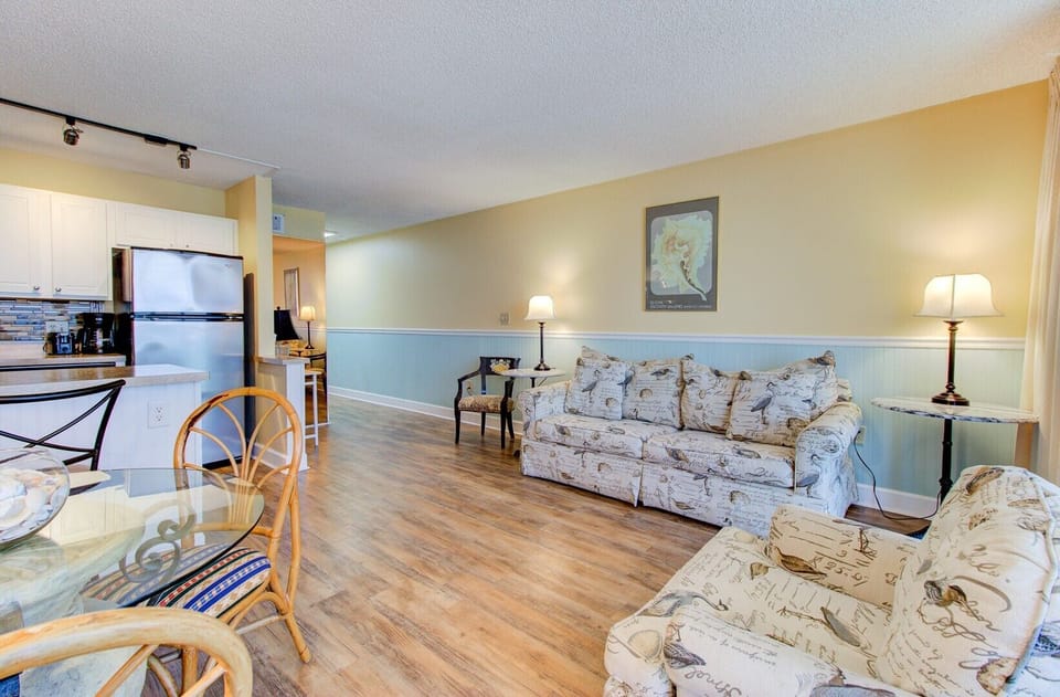 Atlantic Towers 1011-print-005-009-Main Living Area-4200x2761-300dpi