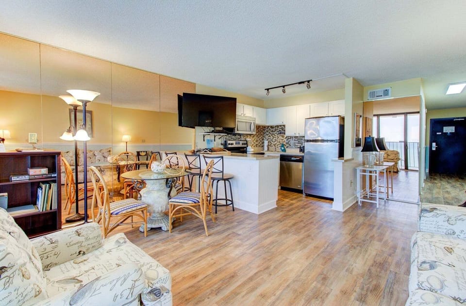 Atlantic Towers 1011-print-006-003-Main Living Area-4200x2760-300dpi