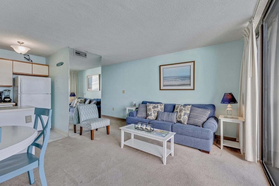 Atlantic Towers 1105-print-004-009-Main Living Area-4200x2800-300dpi