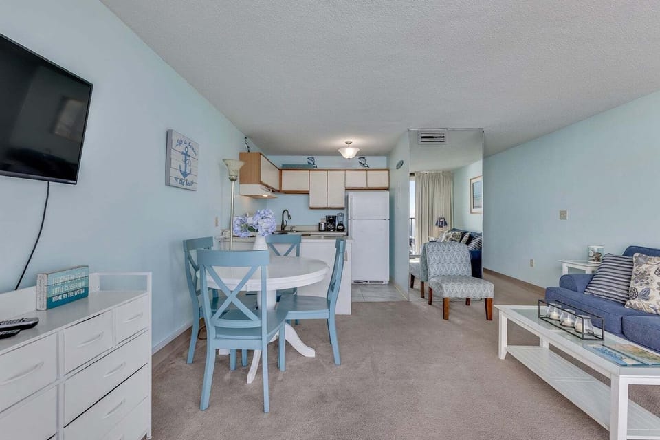 Atlantic Towers 1105-print-005-003-Main Living Area-4200x2800-300dpi