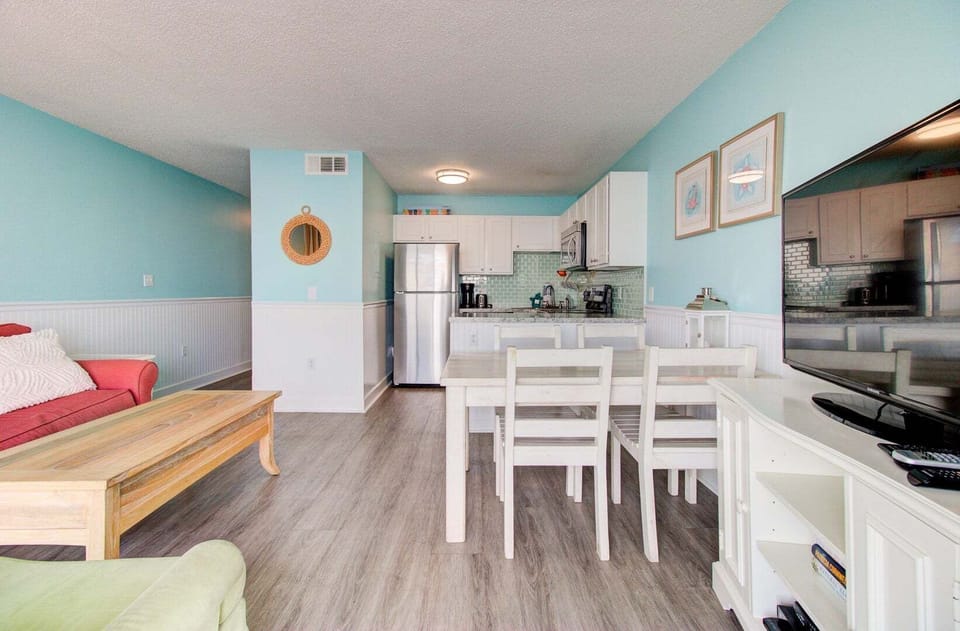 Atlantic Towers 1106-print-007-026-Main Living Area-4200x2760-300dpi