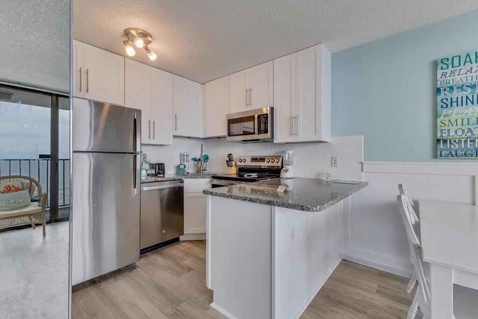 Atlantic Towers 1108-large-009-049-Kitchen-1500x1000-72dpi