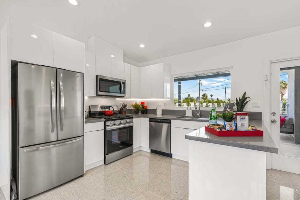 House, Multiple Beds, Pool Access, Mountain View (Sunview) | Private kitchen