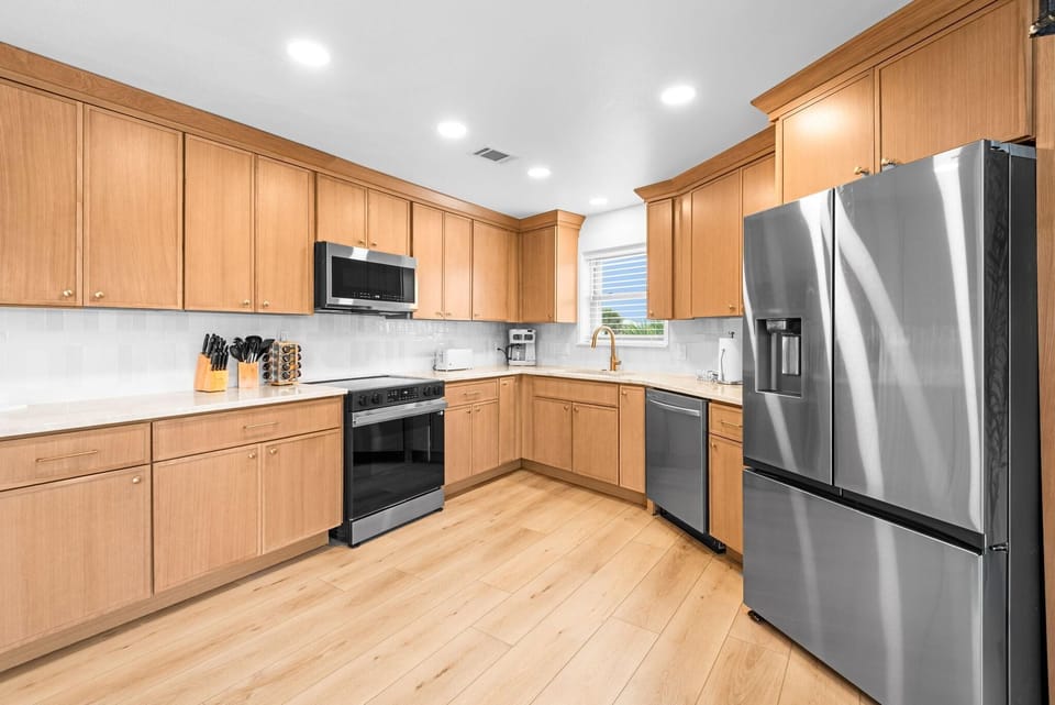 House, Multiple Beds (Sandy Mint) | Private kitchen