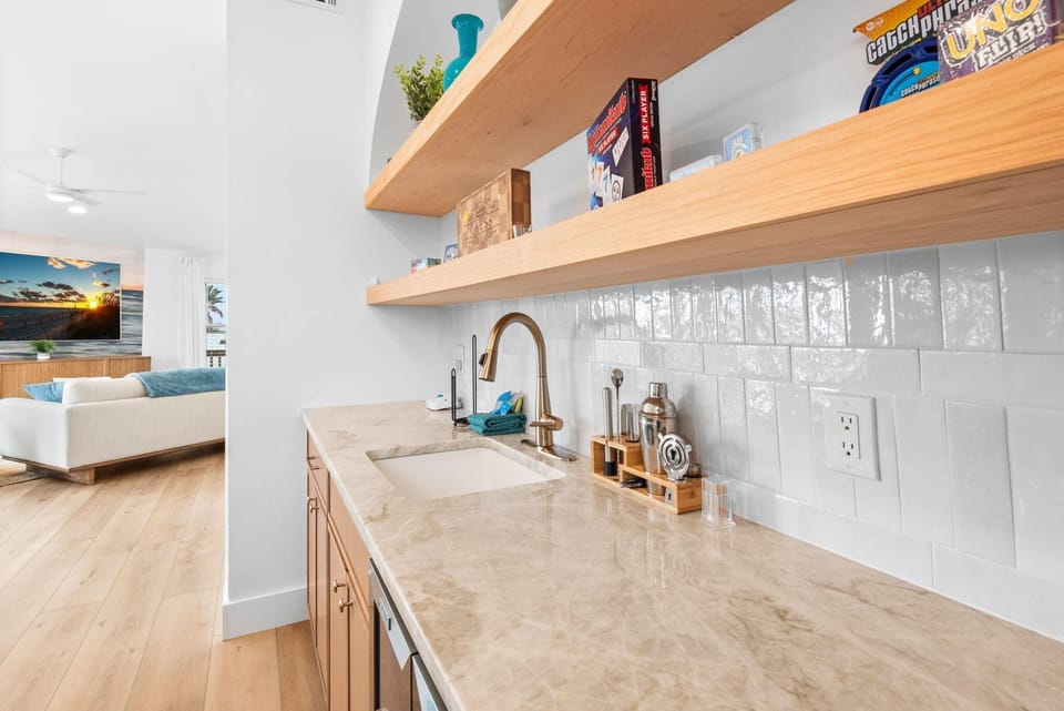 House, Multiple Beds (Sandy Mint) | Interior