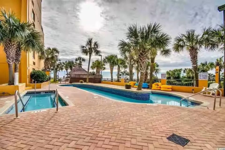 Hot tub and Lazy River
