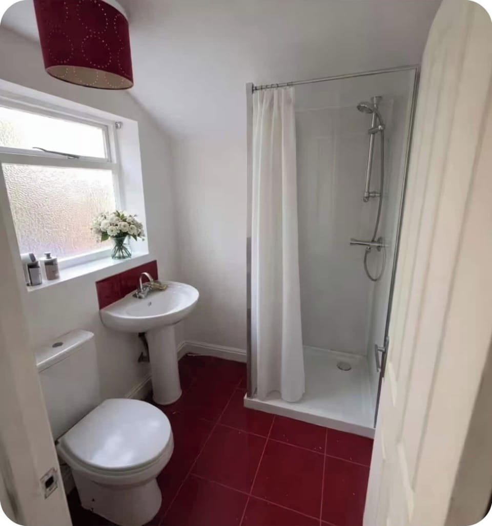 Shower room 1 