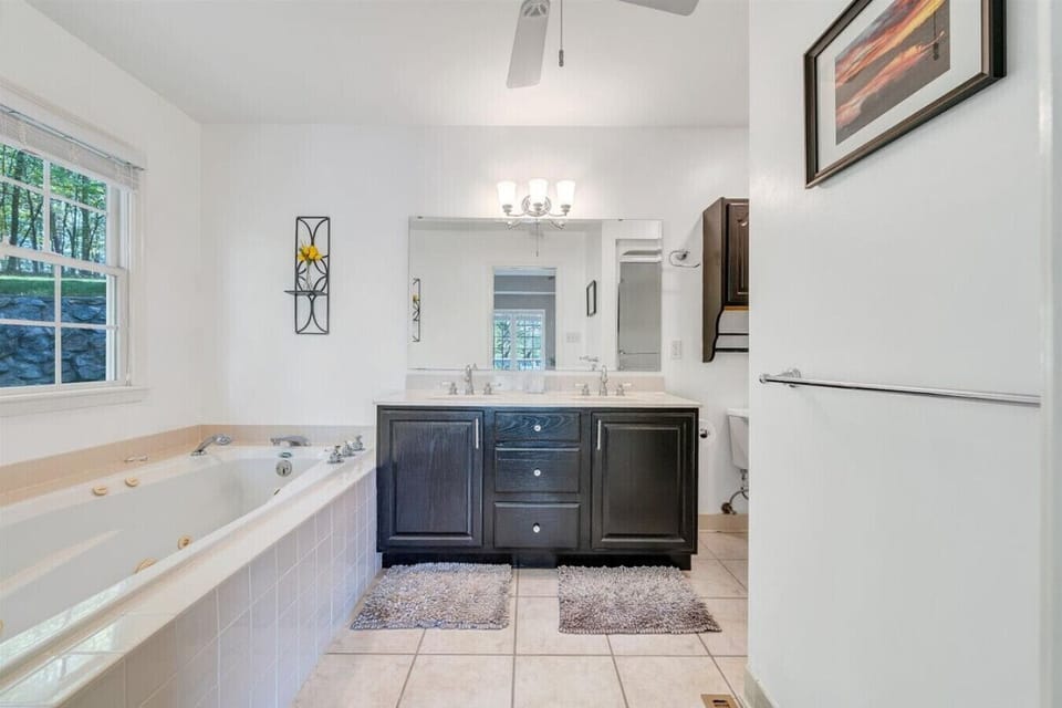 Start and end the day using this roomy master bath