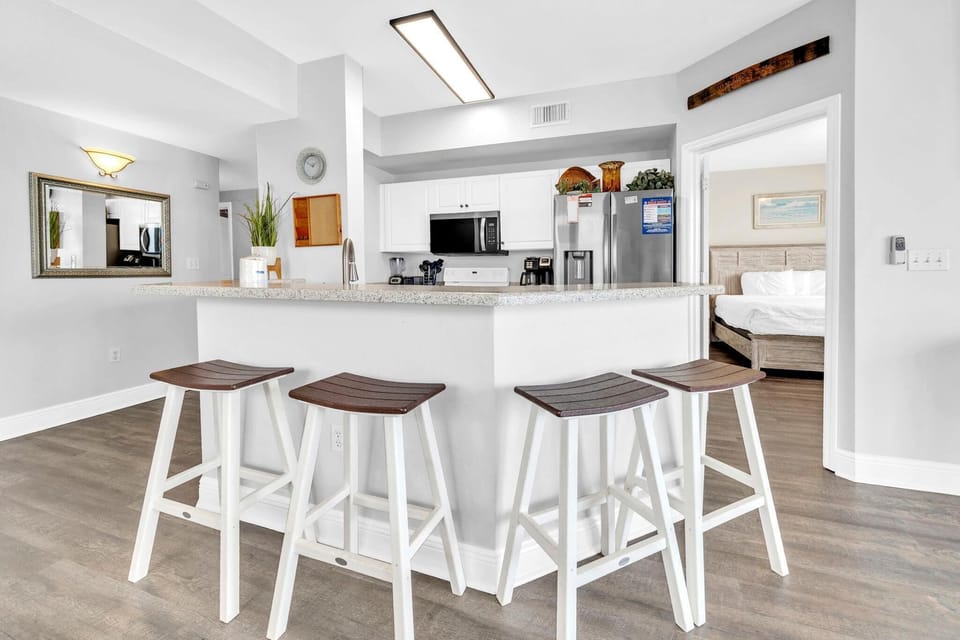 Condo, Multiple Beds (Celadon 409- Champagne Sunsets) | Private kitchen