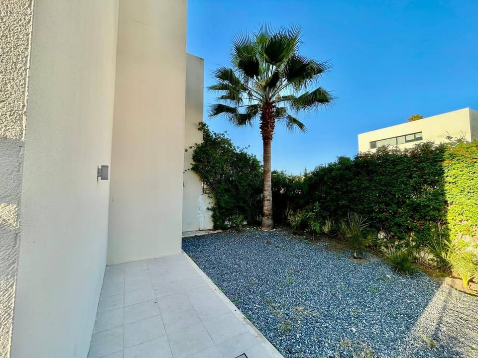 Apartment, 2 Bedrooms, Garden View | Property grounds