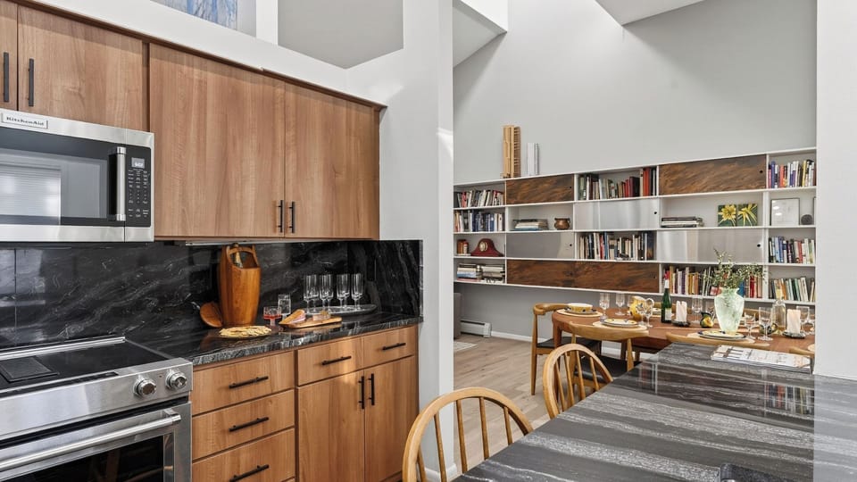House (5 Bedrooms) | Interior