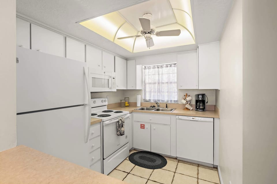 Fully equipped kitchen