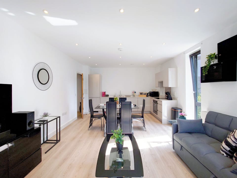 Apartment, 2 Bedrooms (in Poplar near Canary Wharf) | Individually decorated, individually furnished, desk, blackout drapes