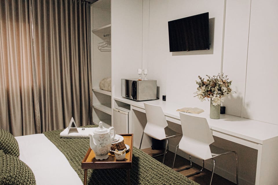 Deluxe Quadruple Room | Desk, free WiFi