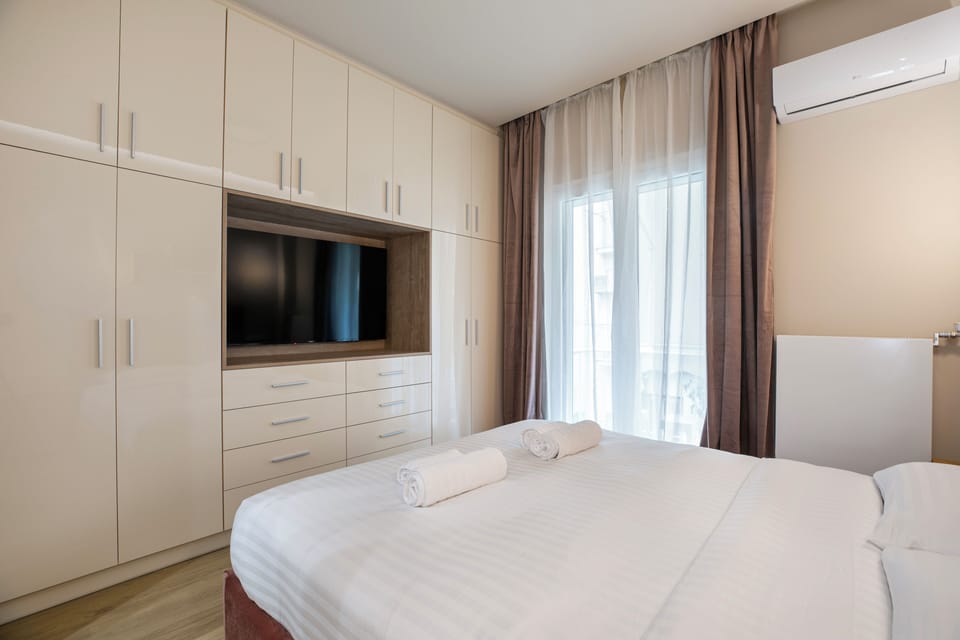 Superior Apartment, City View | Egyptian cotton sheets, premium bedding, memory foam beds, in-room safe