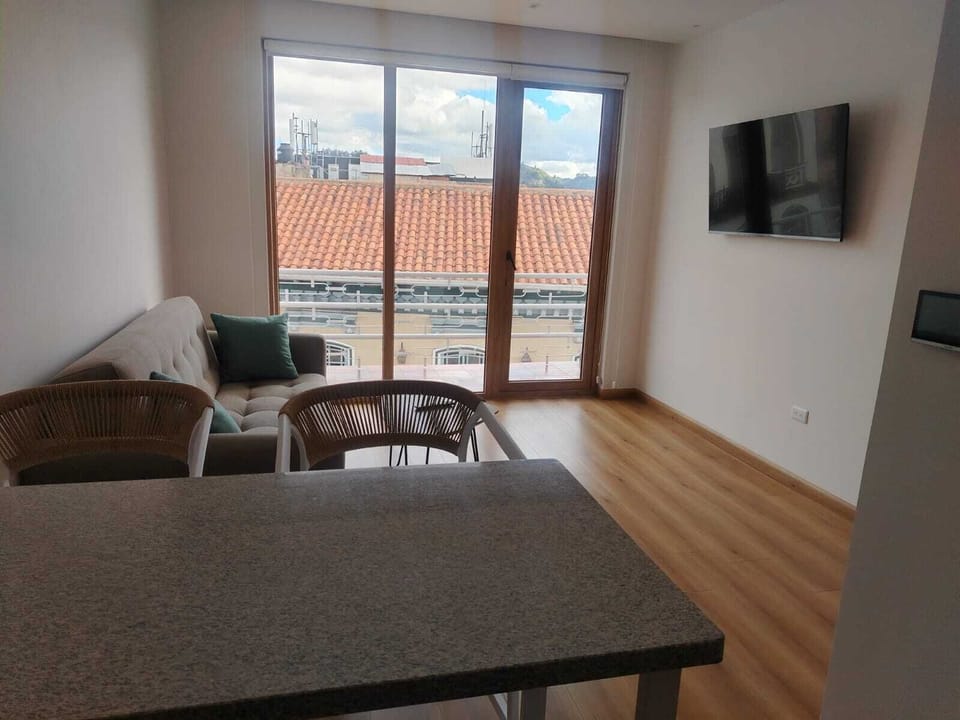Comfort Apartment, Balcony, City View | Living area
