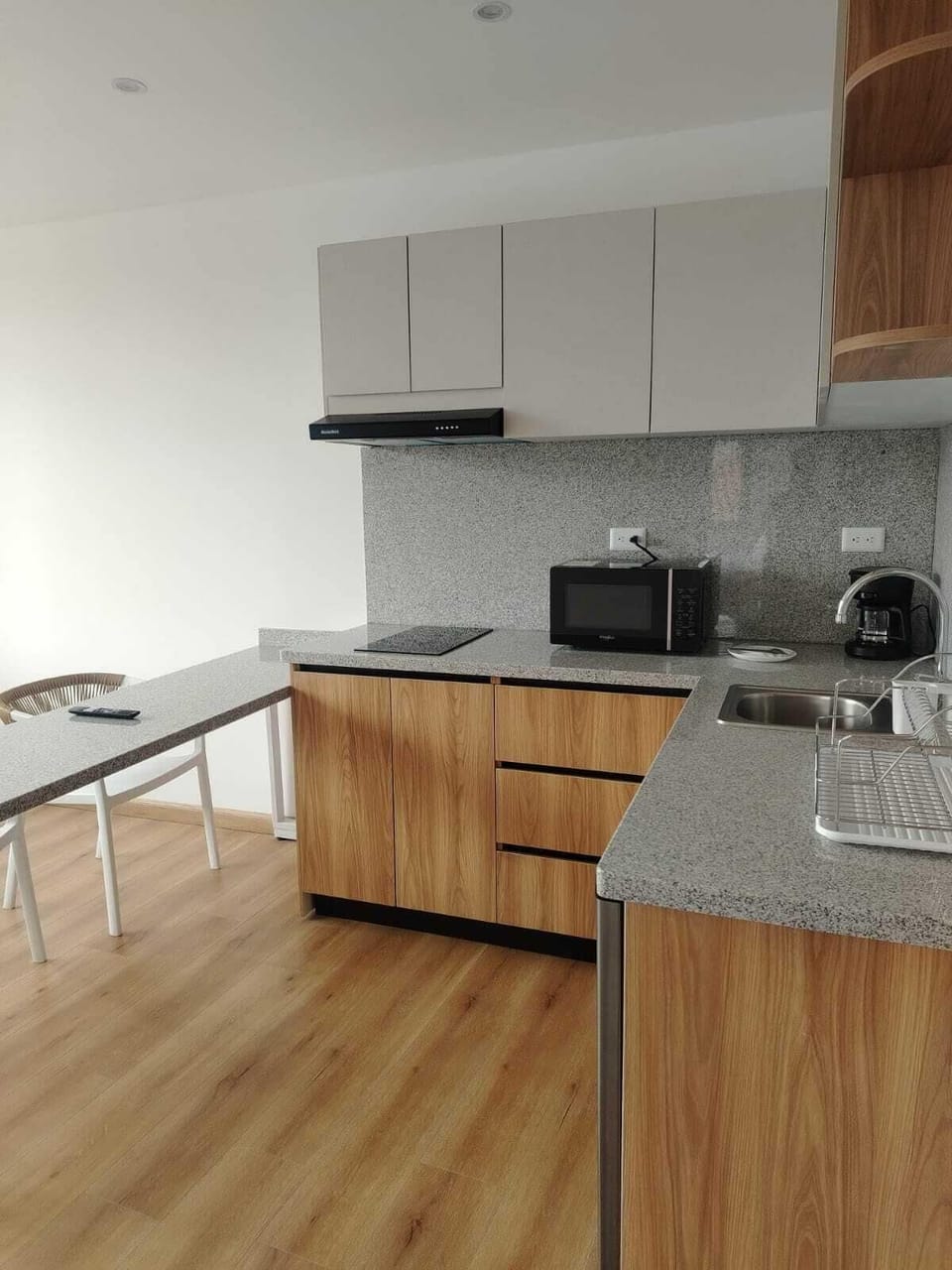 Classic Apartment, City View | Private kitchen | Mini-fridge, microwave, stovetop, cookware/dishes/utensils
