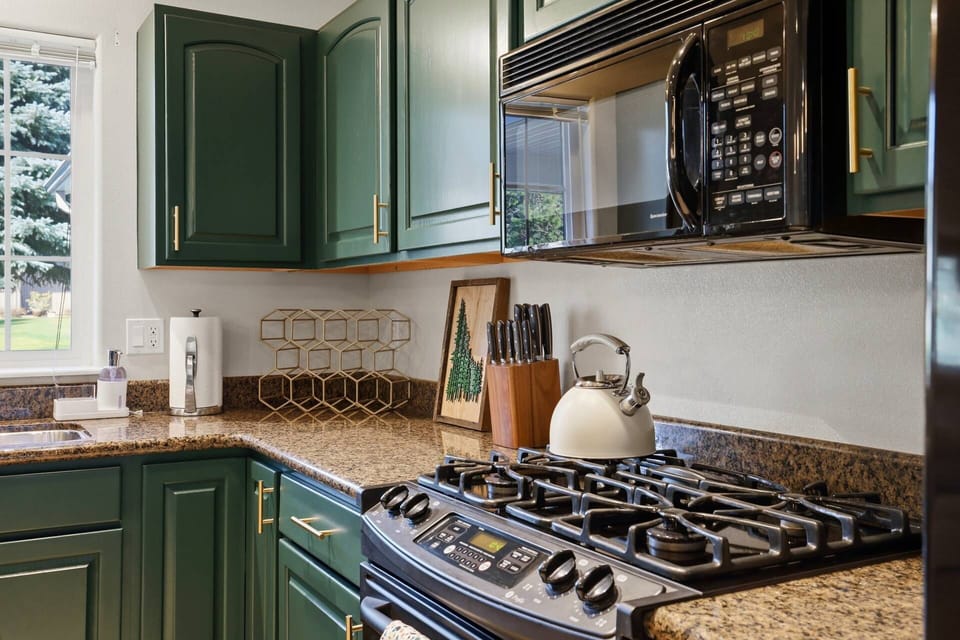 Meals made easy in your home away from home.