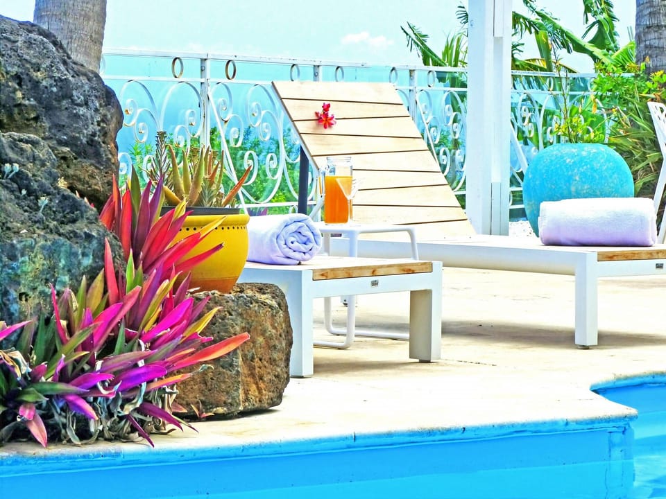 APP LA ROSE Swimming Pool PETITE-ILE