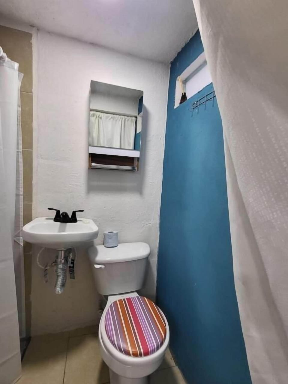 Standard Room | Bathroom