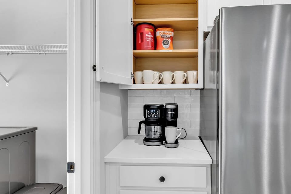 Coffee station with pot and keurig pods